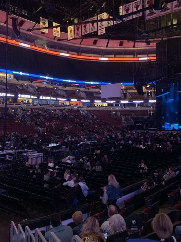 United Center, section: 103, row: 9, seat: 14