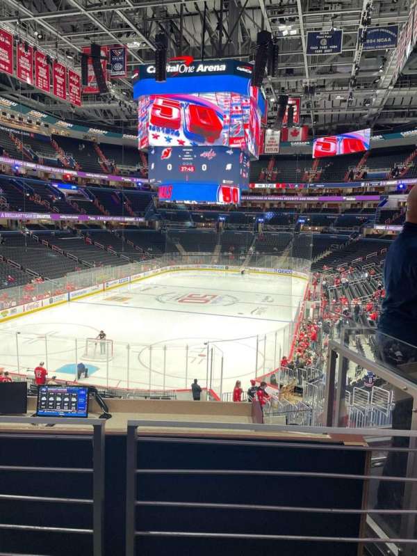 Capital One Arena, section: 118, row: W