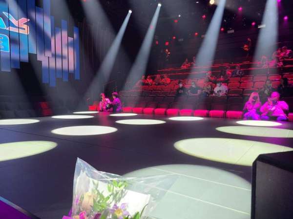 Circle in the Square Theatre, section: Orchestra 200 (Odd), row: AA, seat: 207