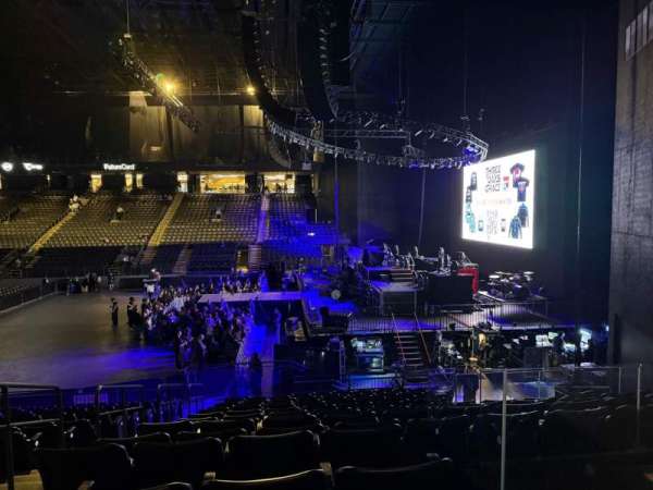 CFG Bank Arena, section: 101, row: R, seat: 4