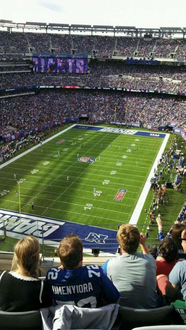 MetLife Stadium, section: 323, row: 10, seat: 17