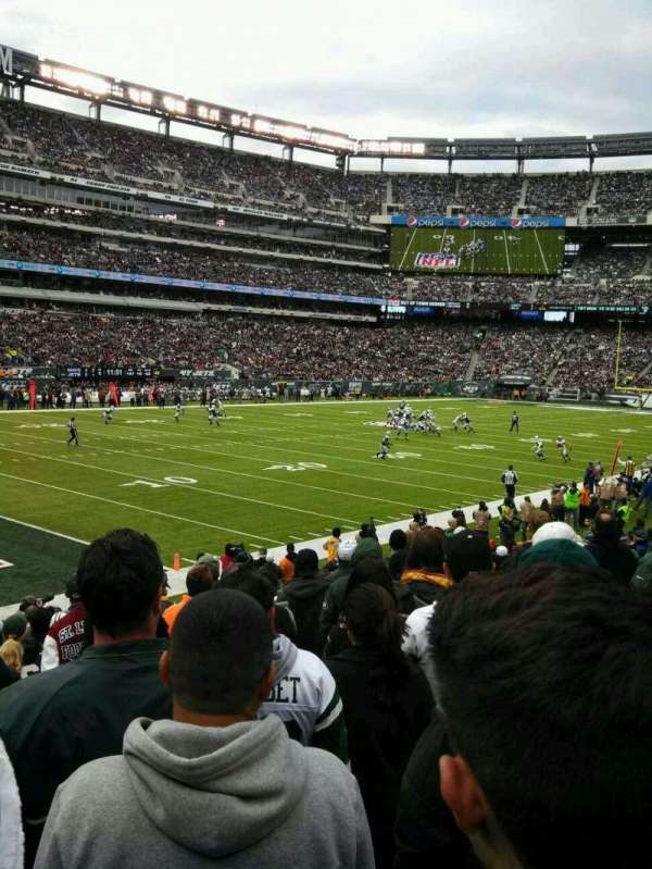 MetLife Stadium, section: 218, row: 14, seat: 15
