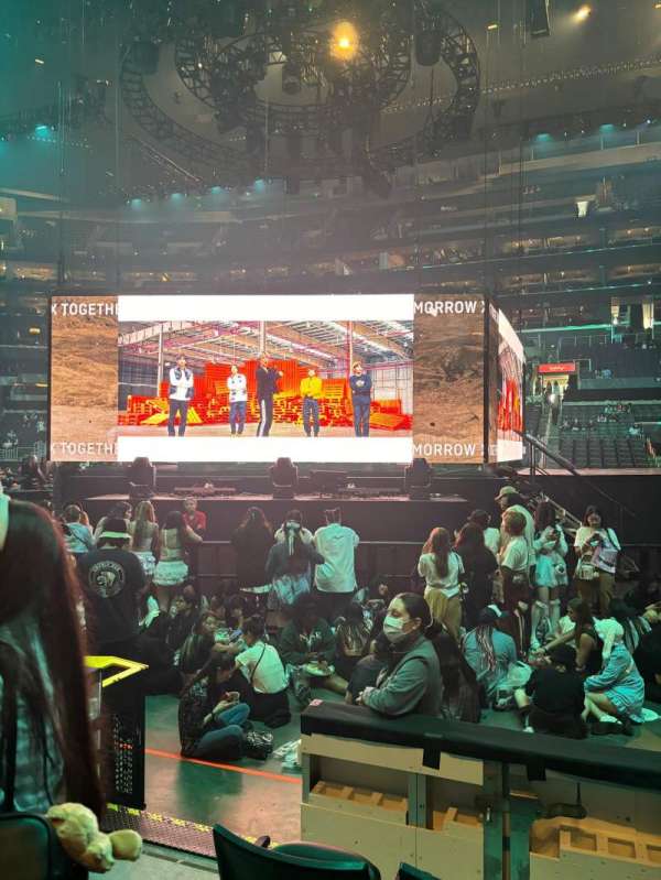 Crypto.com Arena, section: 119, row: 4, seat: 17