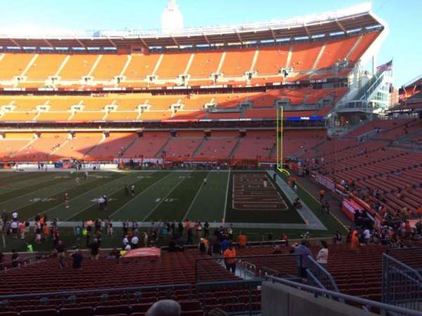 Huntington Bank Field, section: 137, row: 30, seat: 14