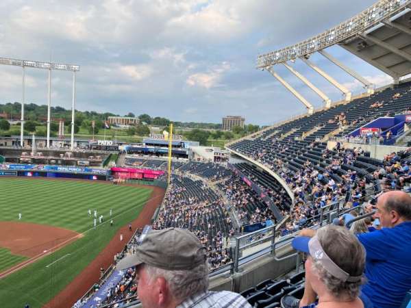 Kauffman Stadium, section: 421, row: M, seat: 4