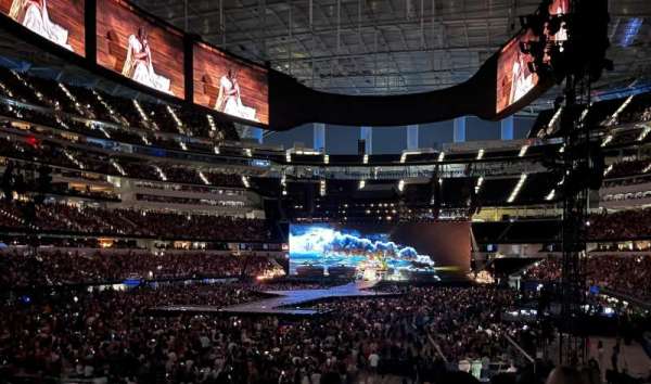 SoFi Stadium, section: 124, row: 14, seat: 13