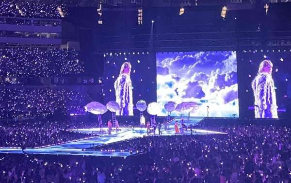 SoFi Stadium, section: 124, row: 14, seat: 13