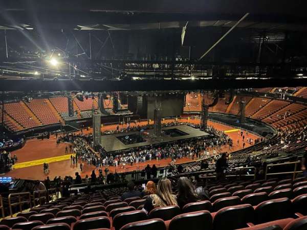 Kia Forum, section: 225, row: 16, seat: 4