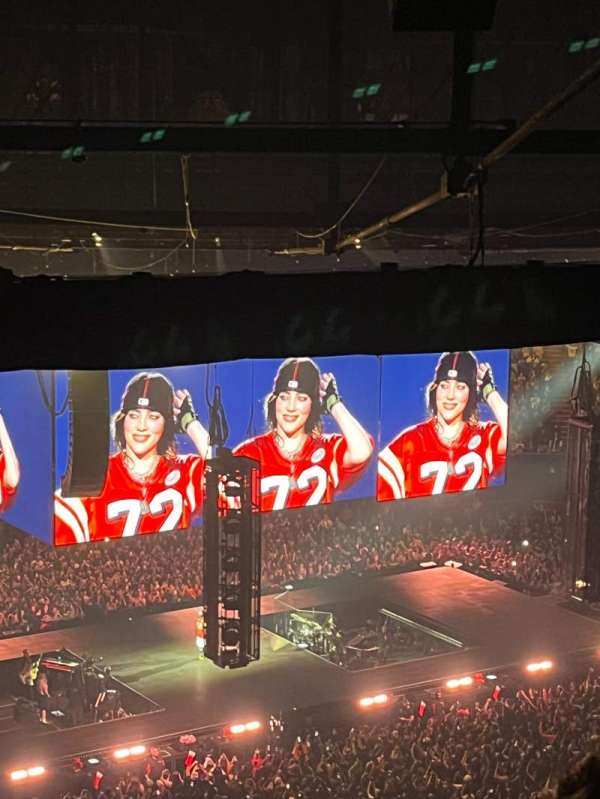 Kia Forum, section: 225, row: 16, seat: 4