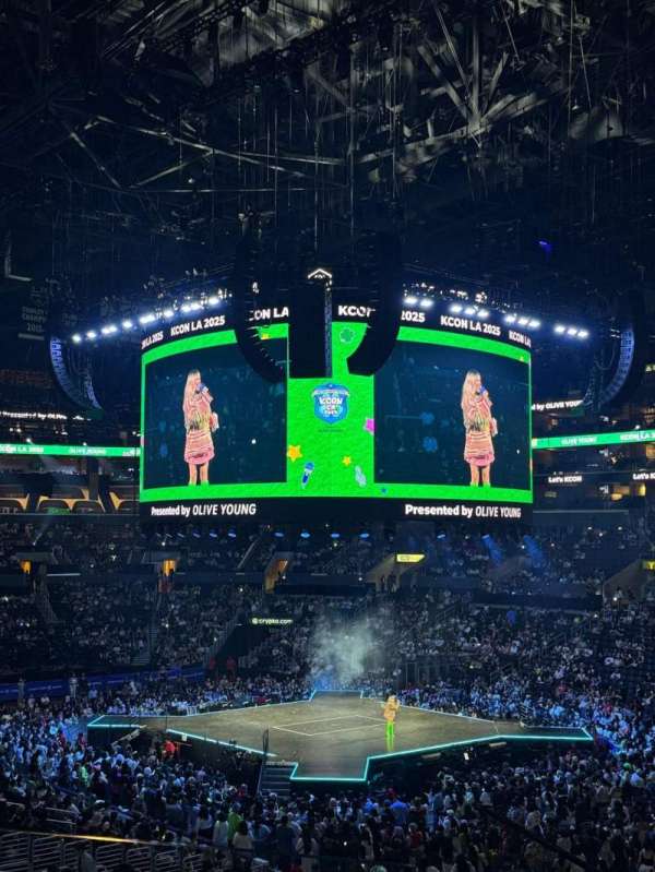 Crypto.com Arena, section: PR10, row: 9, seat: 12