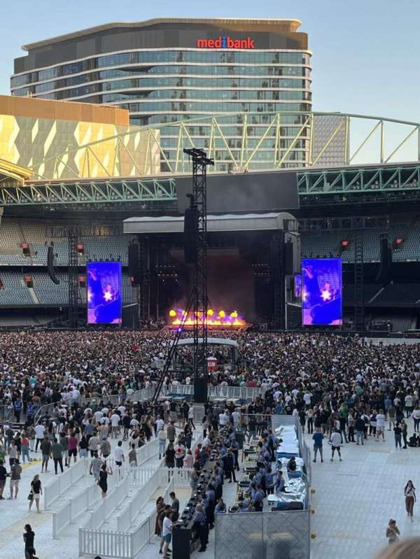 Marvel Stadium, section: L2-21, row: H, seat: 35