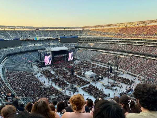 MetLife Stadium, section: 331, row: 13, seat: 17