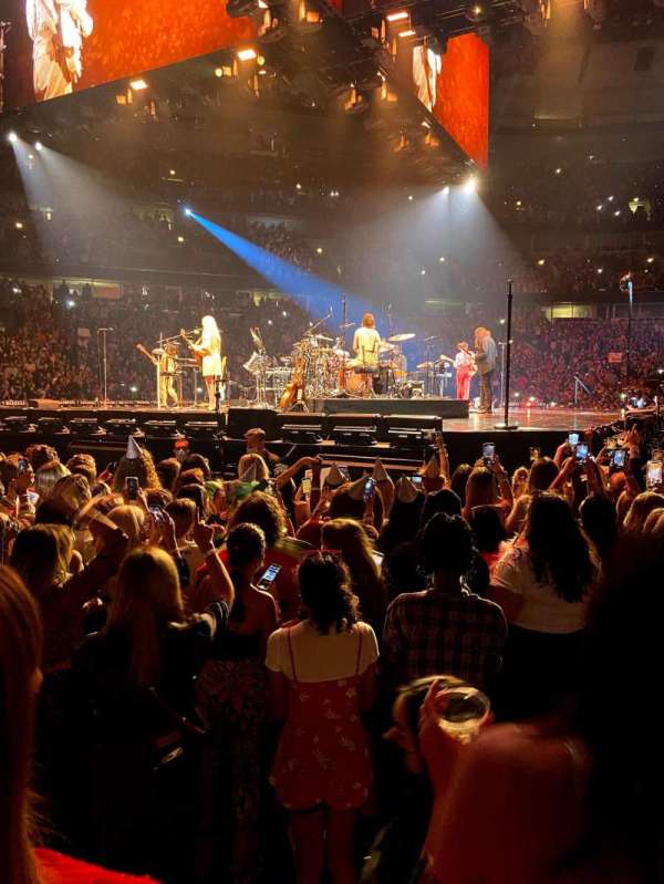 United Center, section: 101, row: 2, seat: 7