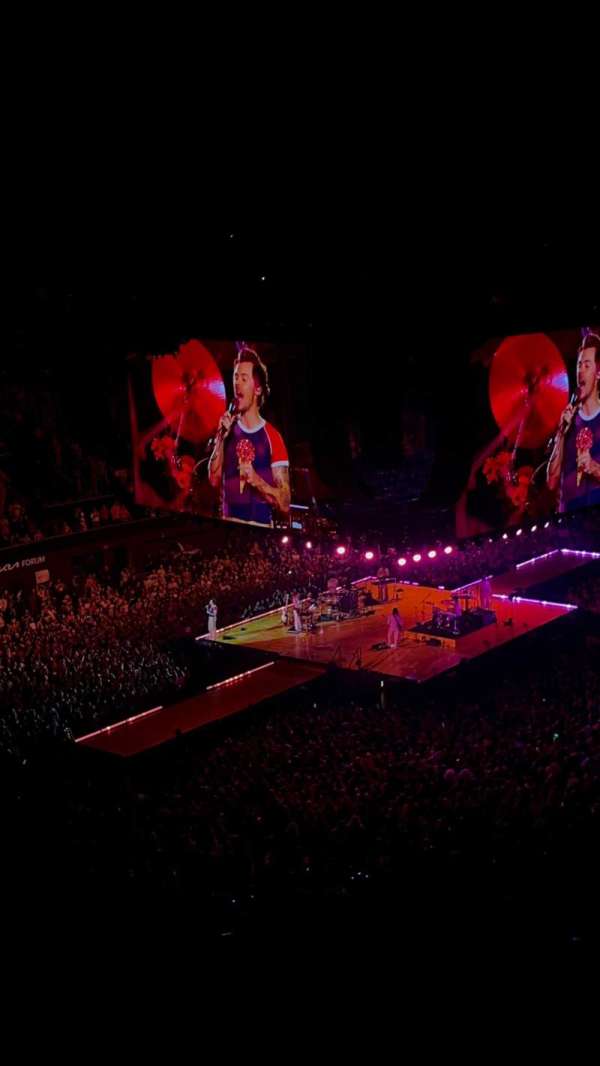 Kia Forum, section: 204, row: 17, seat: 12