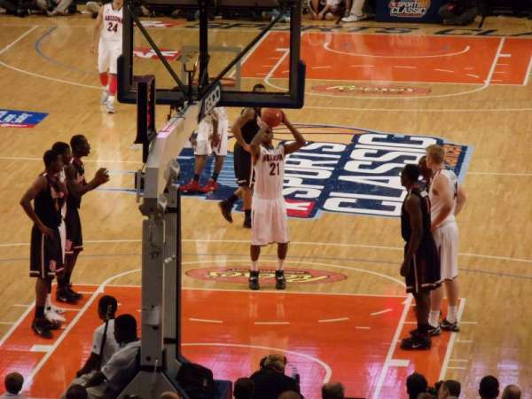 Madison Square Garden, section: 112, row: 20