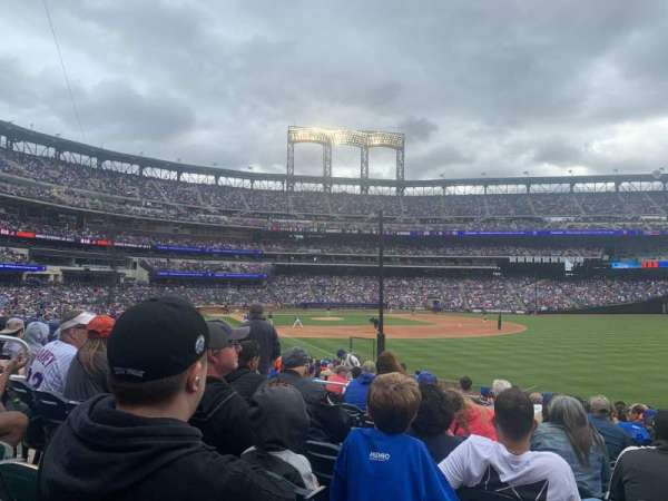Citi Field, section: 106, row: 21, seat: 9