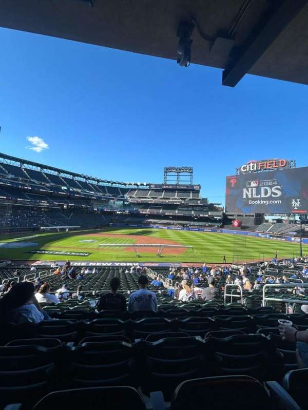 Citi Field, section: 113, row: 30, seat: 11