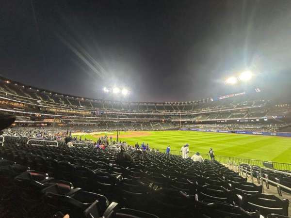 Citi Field, section: 106, row: 25, seat: 20