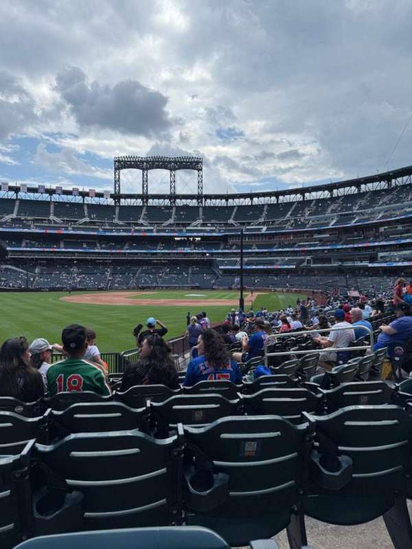 Citi Field, section: 131, row: 21, seat: 1