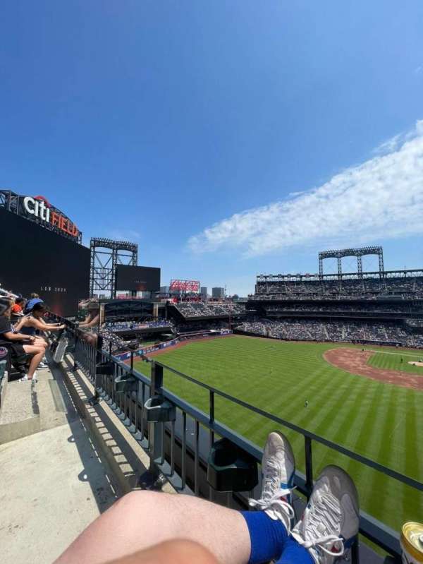 Citi Field, section: 432, row: 1, seat: 10