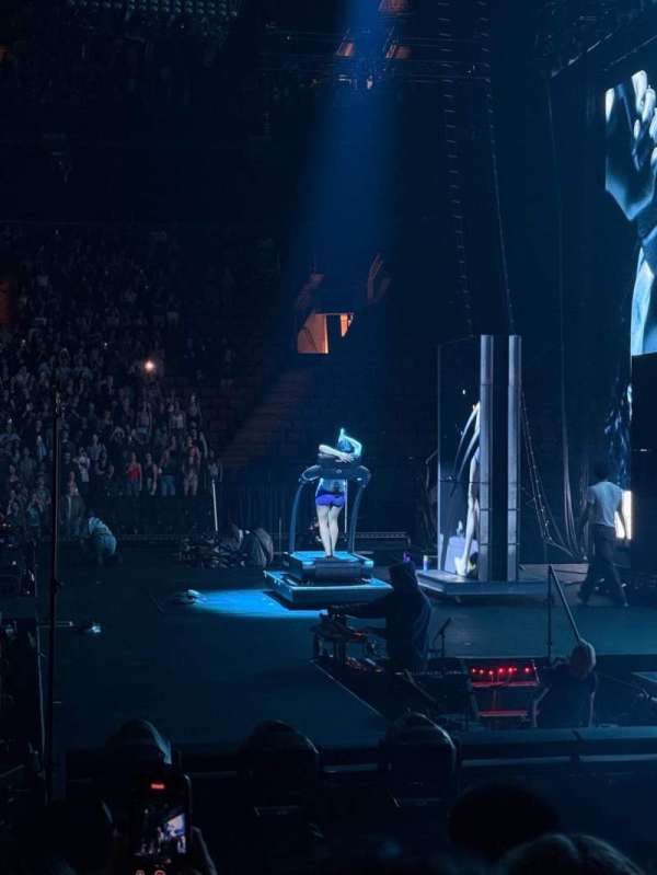 Scotiabank Arena, section: 117, row: 8, seat: 14