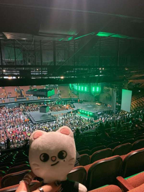 kia forum, section: 208, row: 22, seat: 3