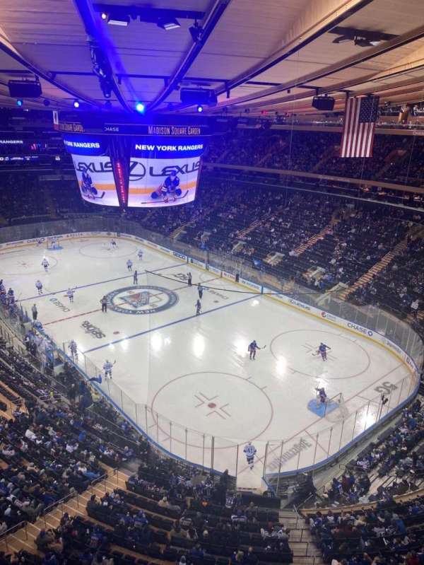 Madison Square Garden, section: 318, row: 1, seat: 5