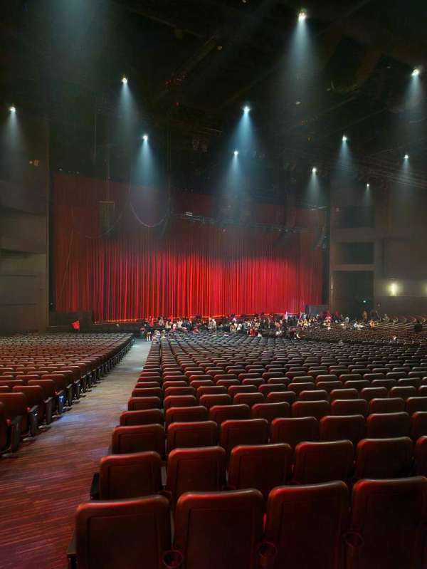 Peacock Theater, section: Orchestra Center Left, row: RR, seat: 428