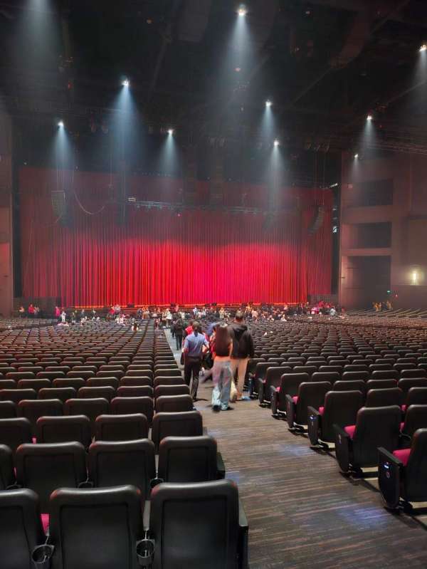 Peacock Theater, section: Orchestra Center Left, row: RR, seat: 401