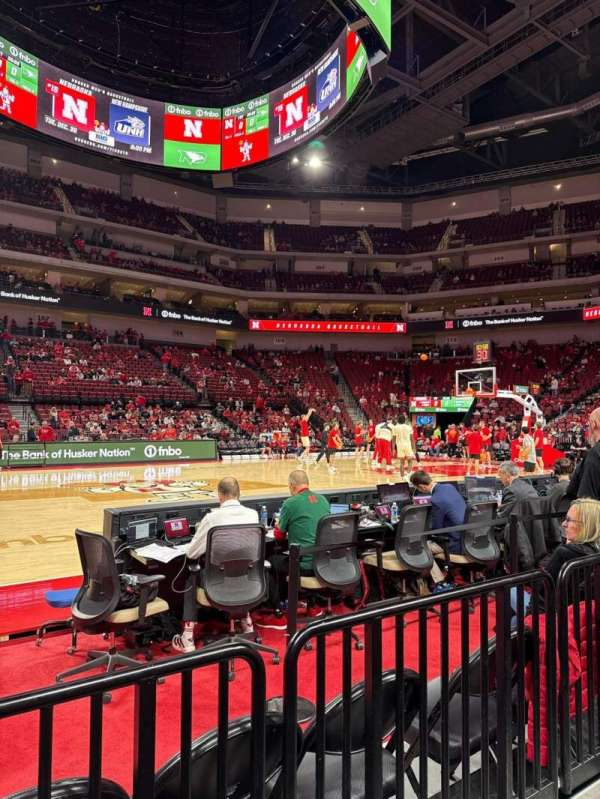 Pinnacle Bank Arena, section: 118, row: 2, seat: 9
