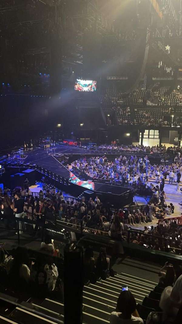 Unipol Arena, section: 2 anello ovest B, row: 1, seat: 8
