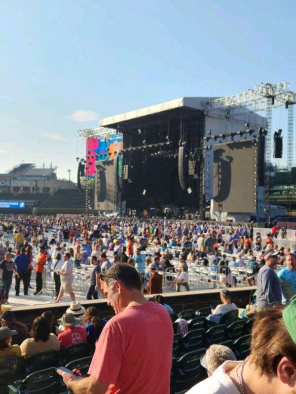 Wrigley Field, section: 30, row: 14, seat: 19
