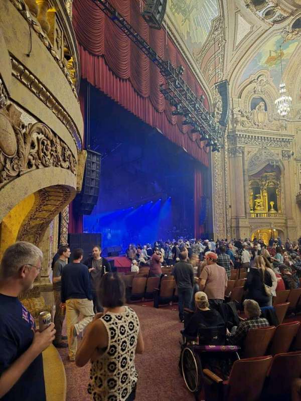 Chicago Theatre, section: MNFL1L, row: A, seat: 109