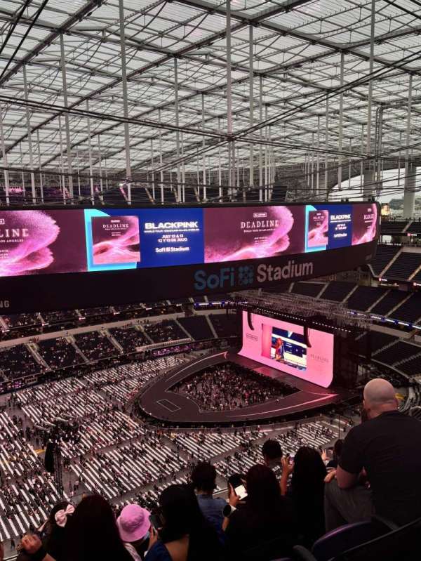 SoFi Stadium, section: 536, row: 7, seat: 15