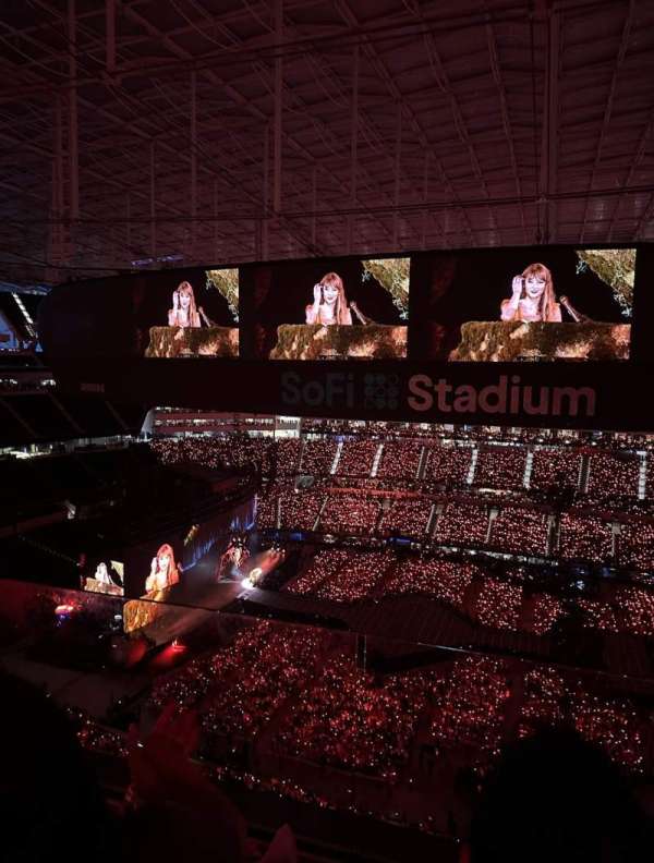 SoFi Stadium, section: 415, row: 2, seat: 5