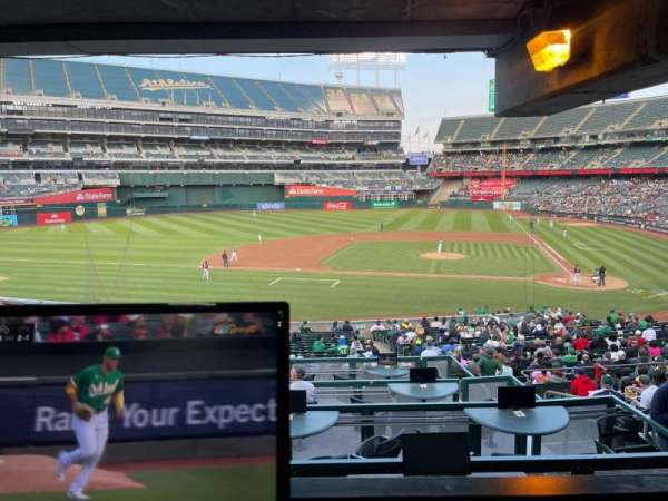 Oakland Coliseum, section: 121, row: 5, seat: 2