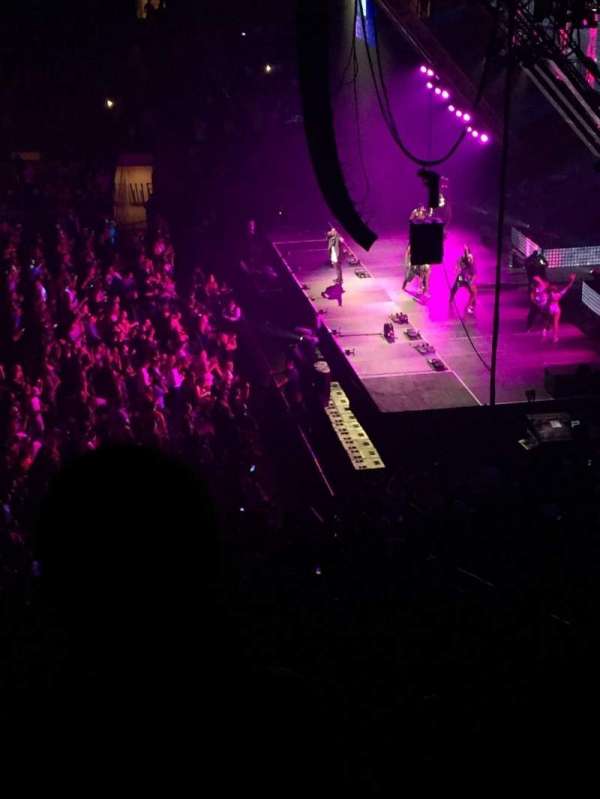 Madison Square Garden, section: 213, row: 5, seat: 7