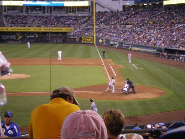 Kauffman Stadium, section: 224, row: CC, seat: 1