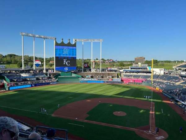 Kauffman Stadium, section: 414, row: E, seat: 5