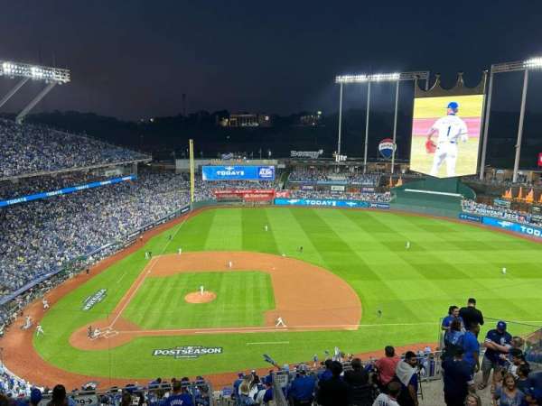 Kauffman Stadium, section: 428, row: CC, seat: 18