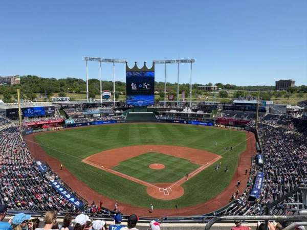 Kauffman Stadium, section: 419, row: R, seat: 15
