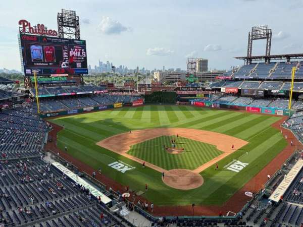 Citizens Bank Park, section: 321, row: 4, seat: 10