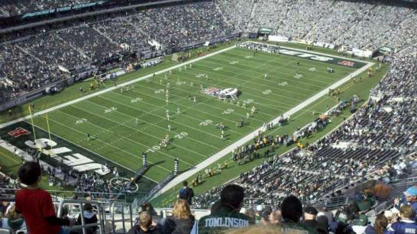 MetLife Stadium, section: 320, row: 22, seat: 36