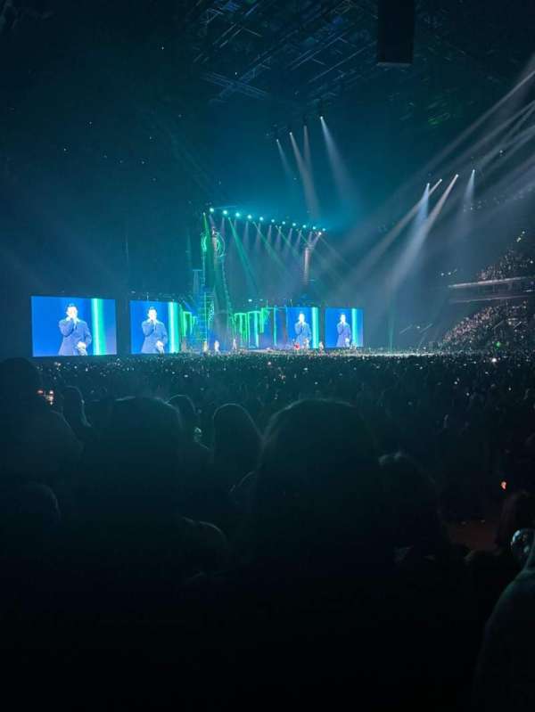 Paris La Défense Arena, section: 105, row: 8, seat: 35