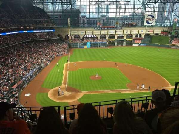 Daikin Park, section: 323, row: 4, seat: 11