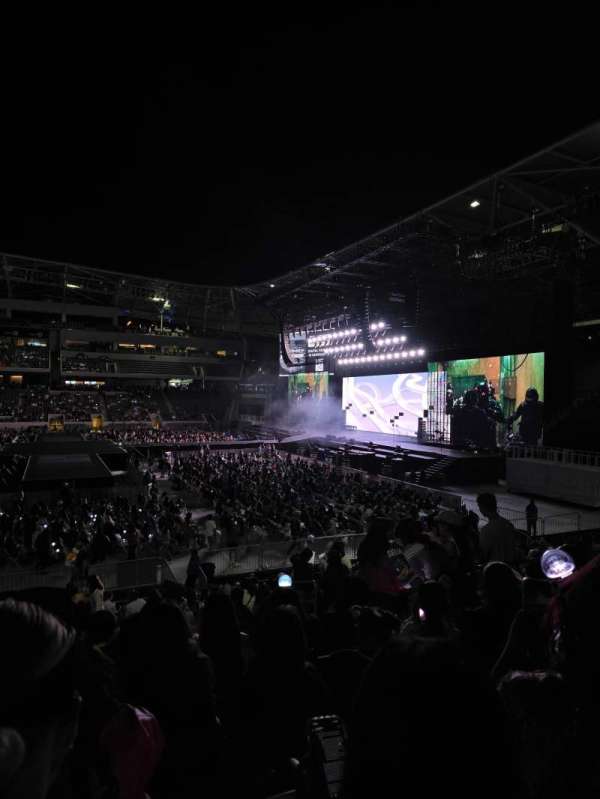 BMO Stadium, section: 111, row: T, seat: 7