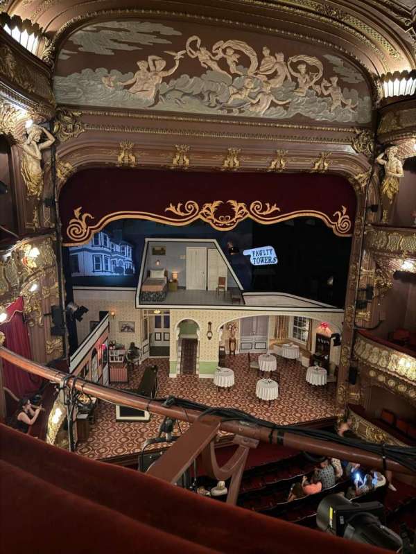Apollo Theatre, section: Grand Circle, row: A, seat: 21