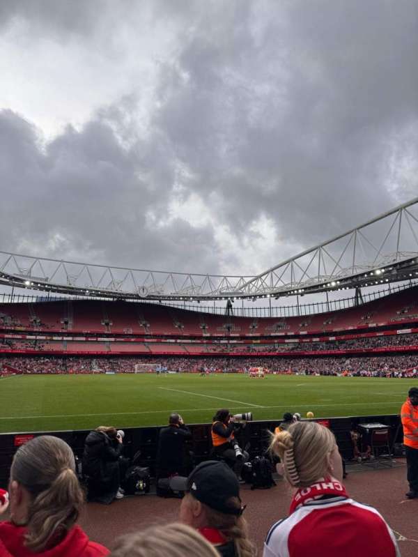 Emirates Stadium, section: 11, row: 3, seat: 319