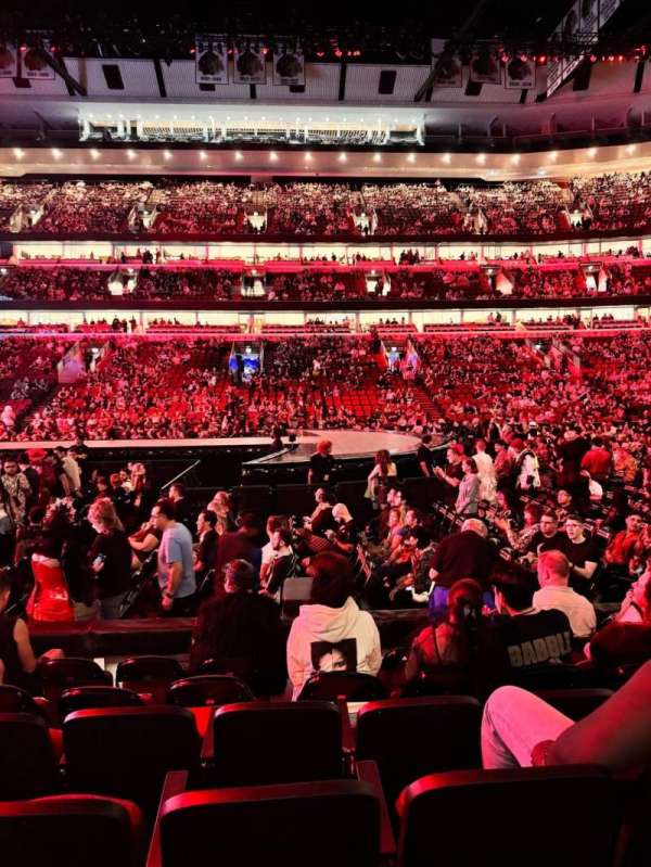 United Center, section: 111, row: 6, seat: 16