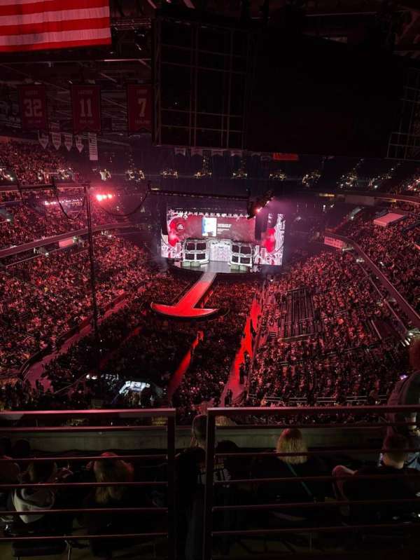 Capital One Arena, section: 410, row: G, seat: 9